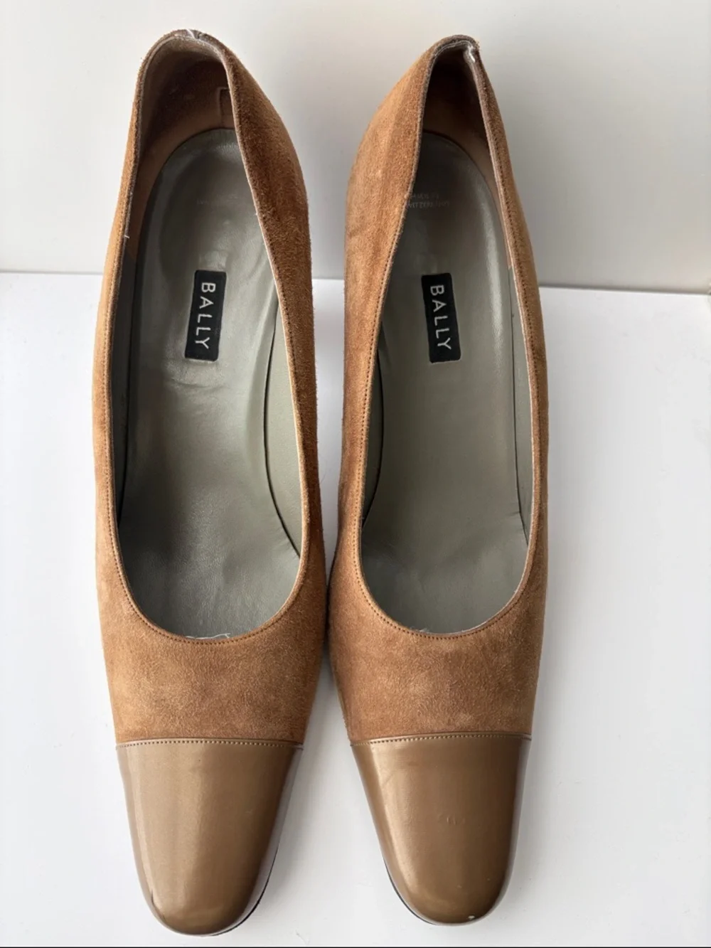Bally Vintage Women's Tan Suede Flats with Leather Cap-Toe Size 10